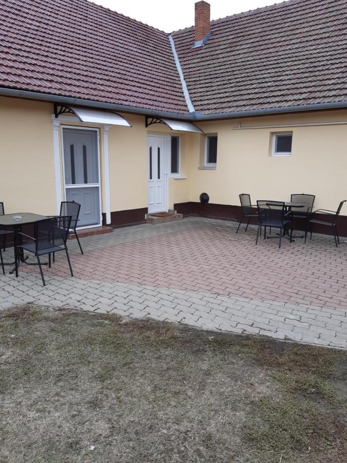 Helga Apartman Makó Extérieur photo