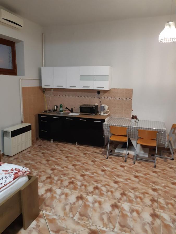 Helga Apartman Makó Extérieur photo