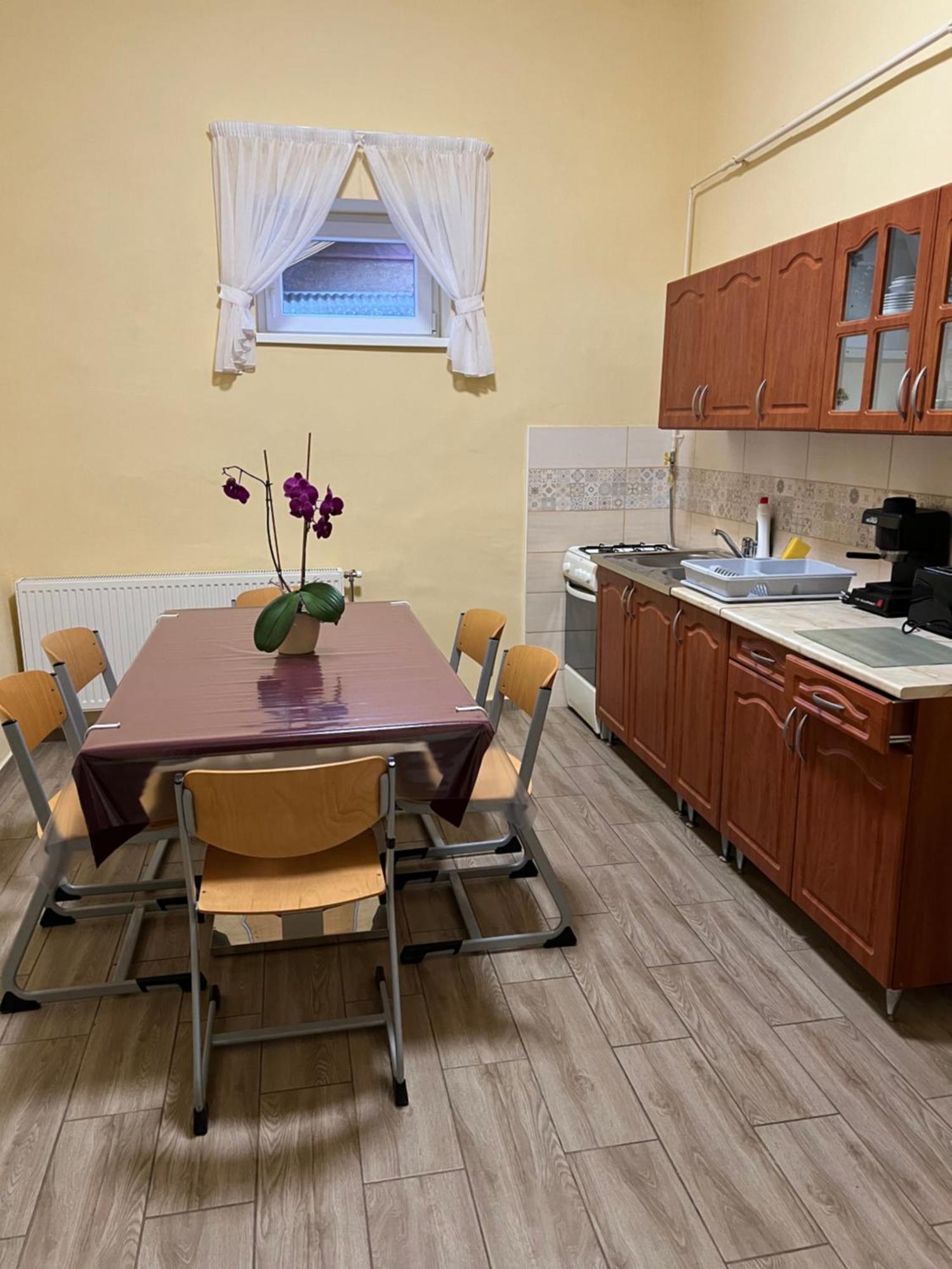 Helga Apartman Makó Extérieur photo