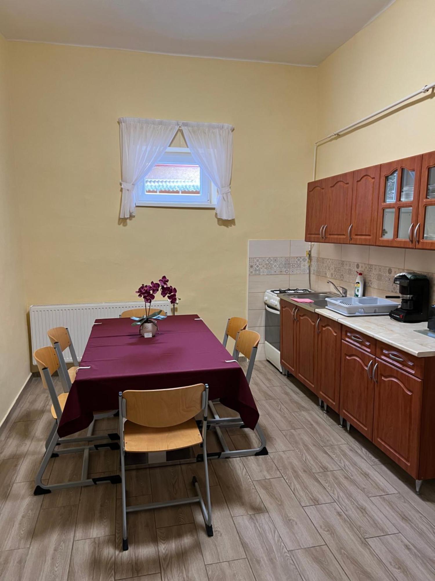 Helga Apartman Makó Extérieur photo